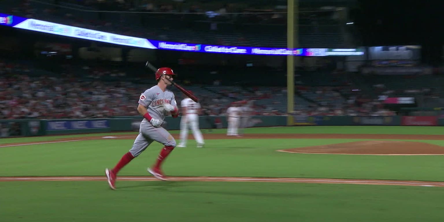 Reds sweep Angels to capture wild card