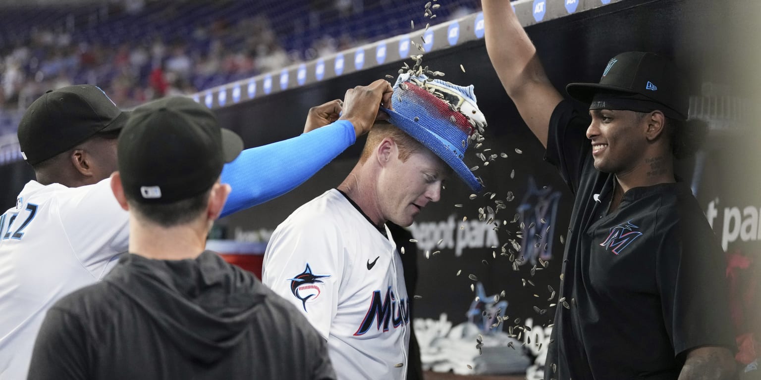Wagaman Homer Lifts Marlins Over Phillies