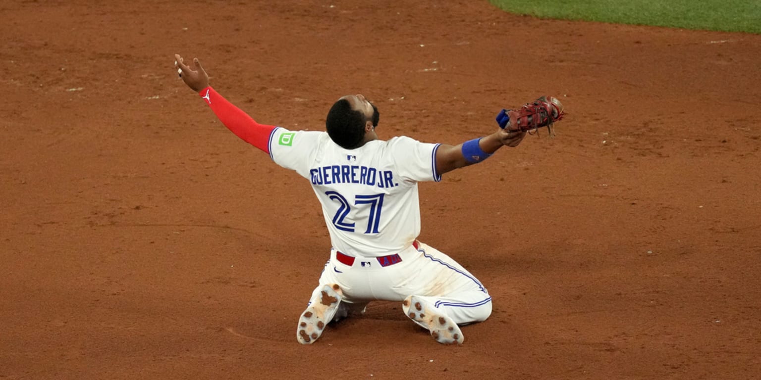 ブルージェイズのゲレーロJr.、悲願のWS進出に涙