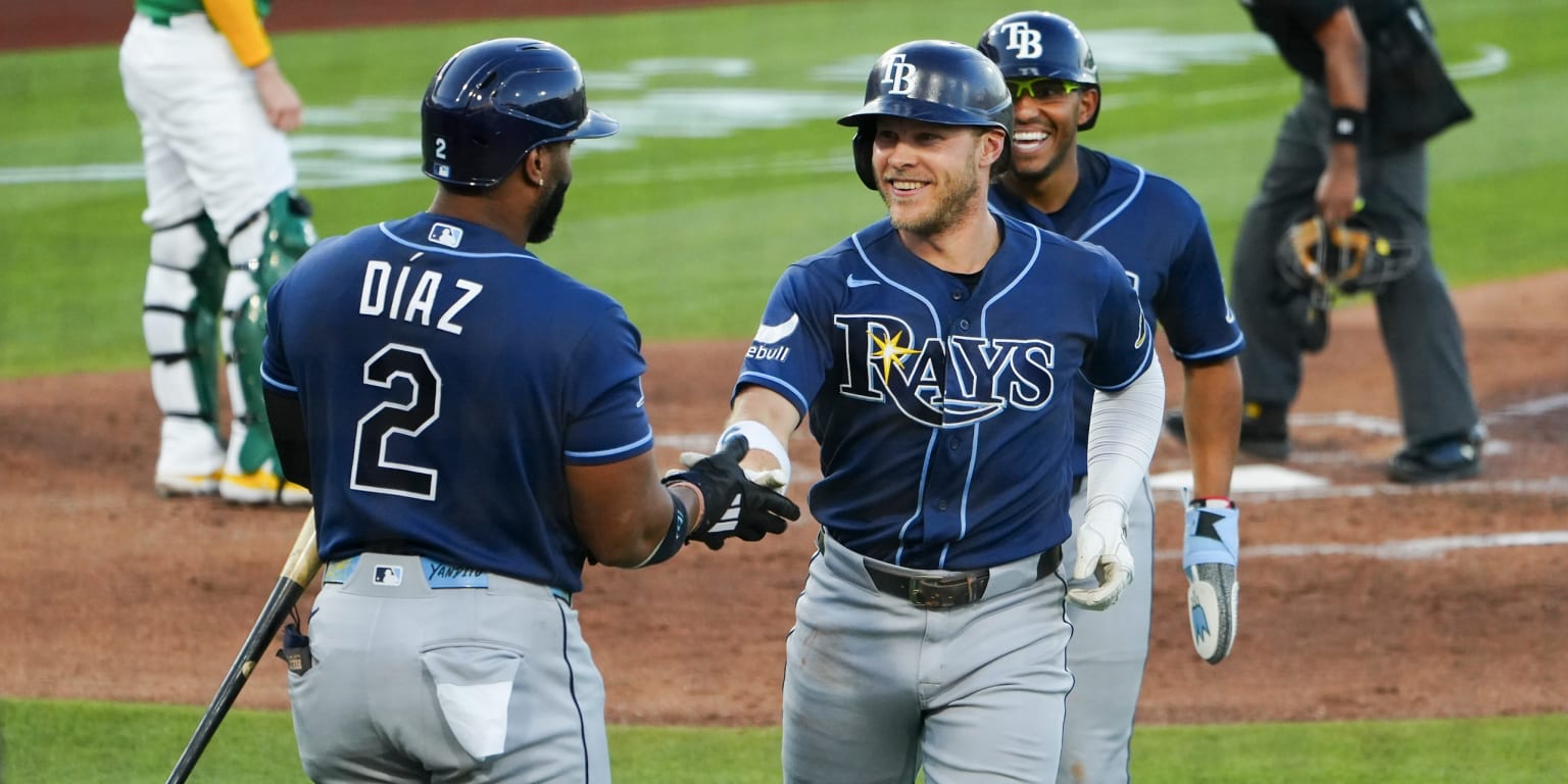 Walls enters with zero homers in 2026, mashes 2 of Rays' 6 in 8th straight win