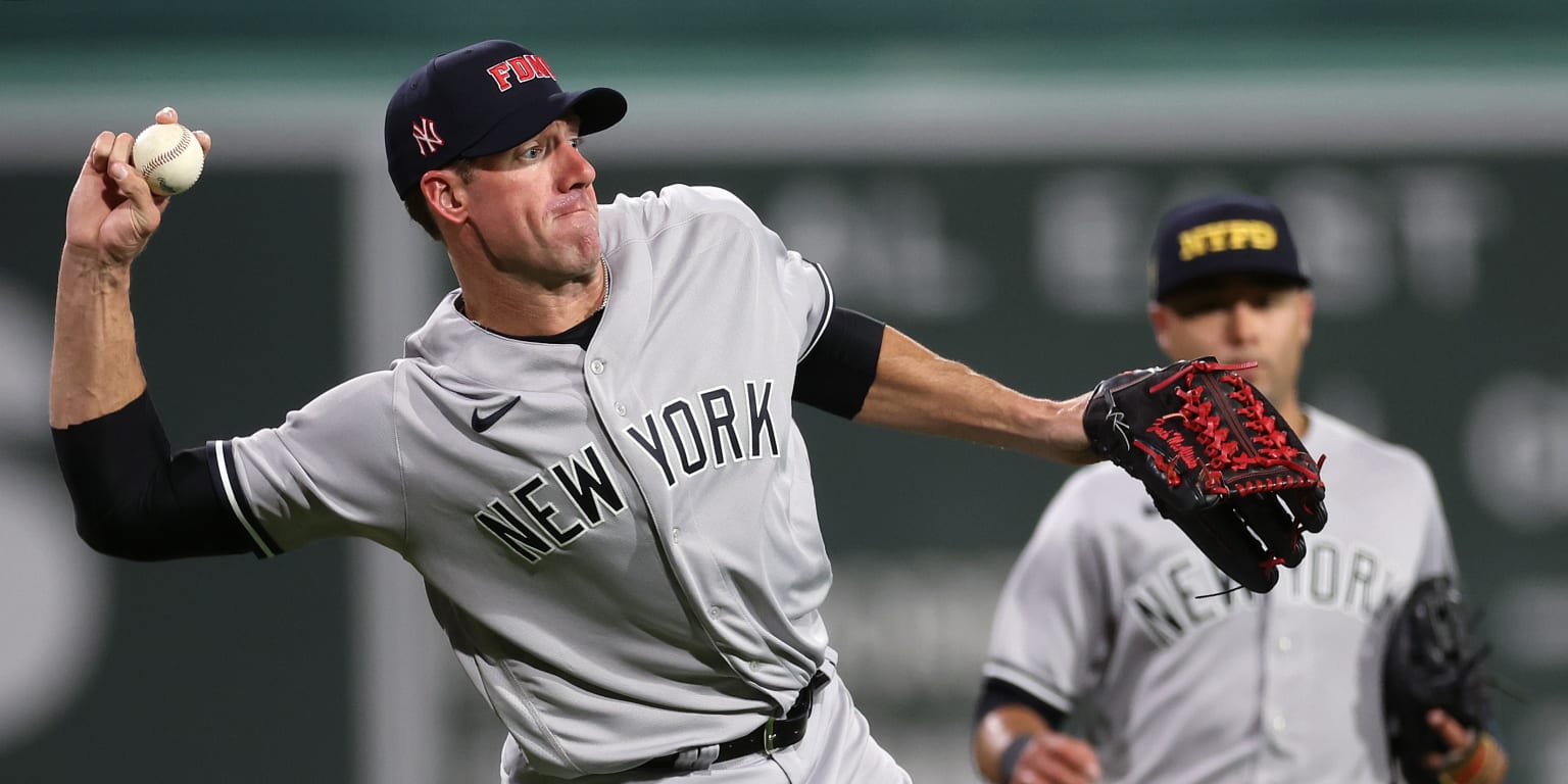 Zach McAllister makes Yankees debut 17 years after being drafted