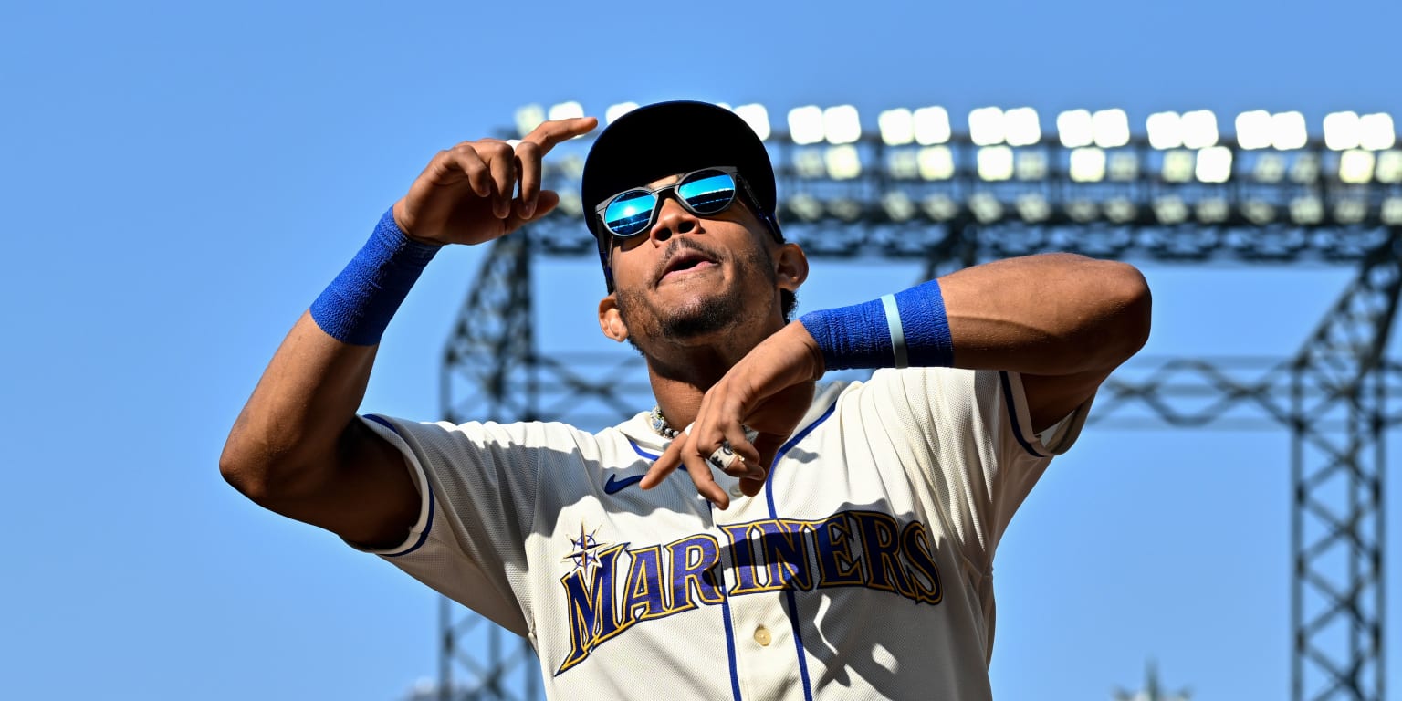 Mariners' Julio Rodriguez, Andres Munoz pick up August awards from MLB