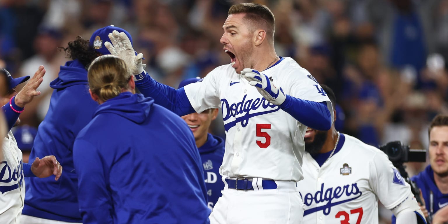 Freeman wins Game 1 with 1st walk-off slam in WS history