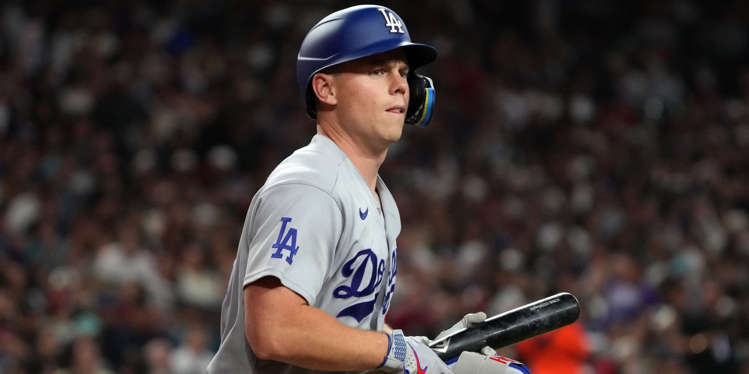 Smith (neck) heading to IL with Dodgers already thin behind the plate 