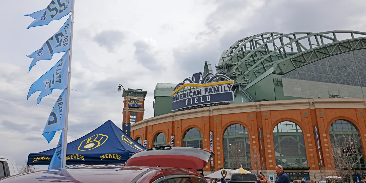 Brewers expect sales jump with new merchandise - Milwaukee Business Journal