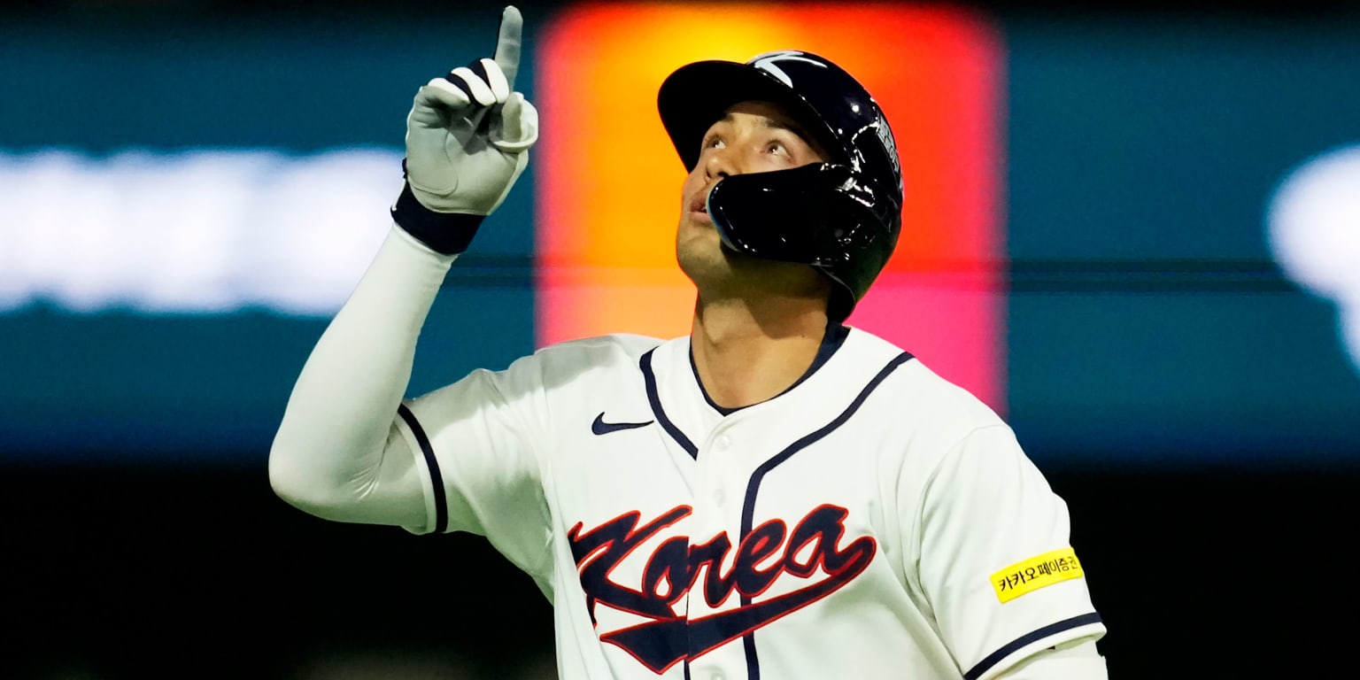 Whitcomb goes deep twice off Czechia in Korea debut