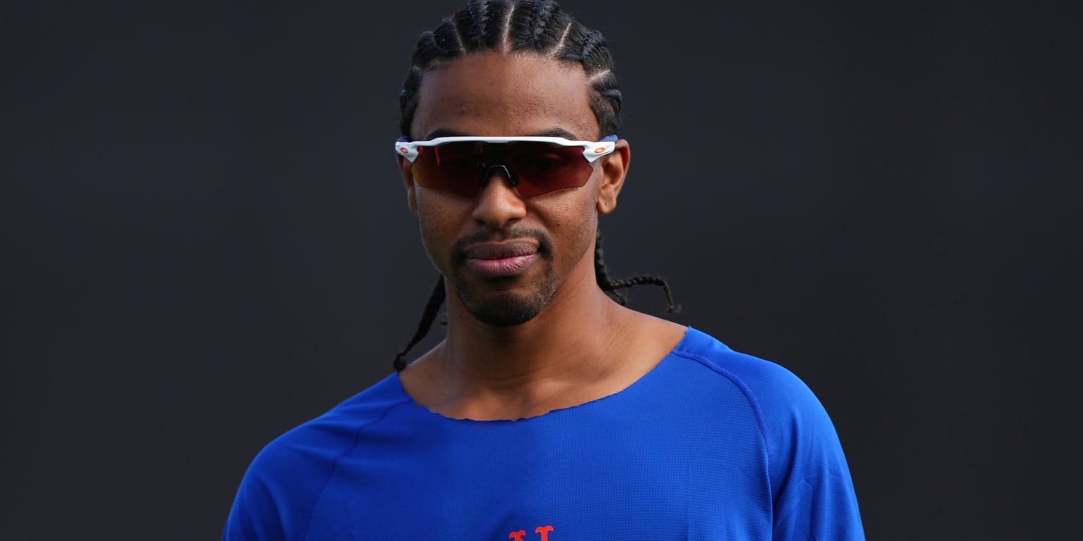 Lindor has stitches removed, remains on track for Opening Day