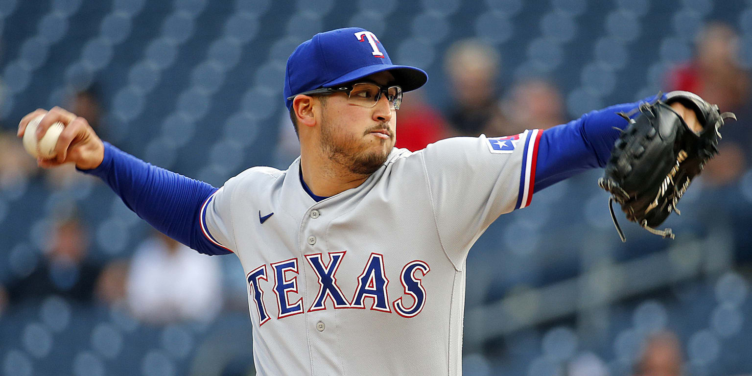 Dane Dunning, Rangers hold off Braves