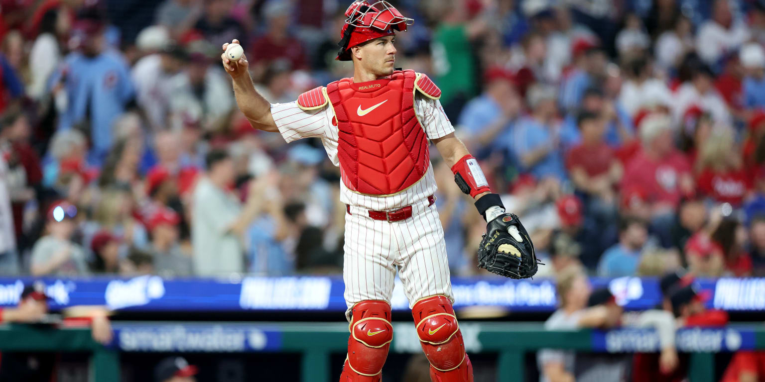 Realmuto hits injured list amid tough times for Phillies