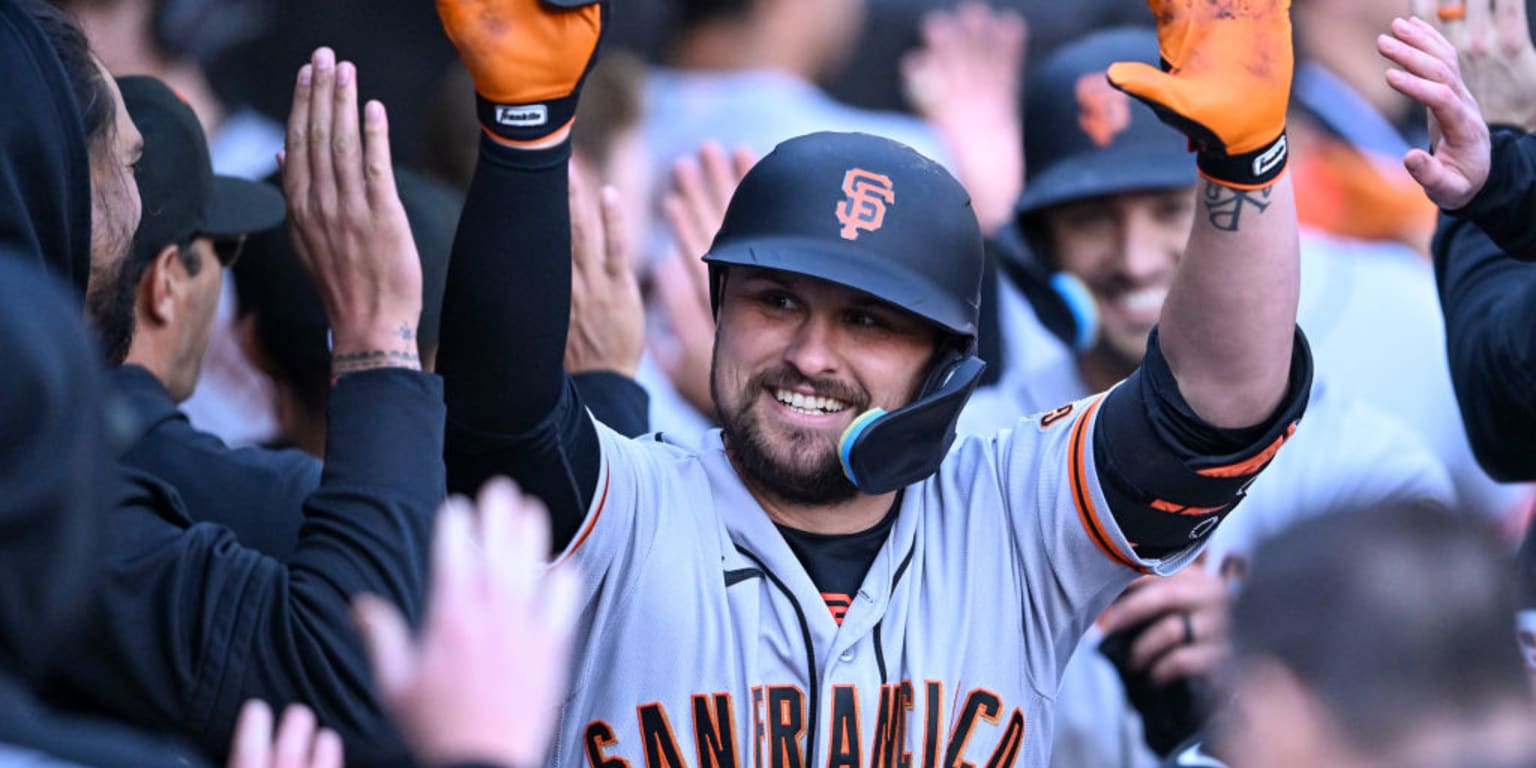 J.D. Davis impressing Giants with bat, defense