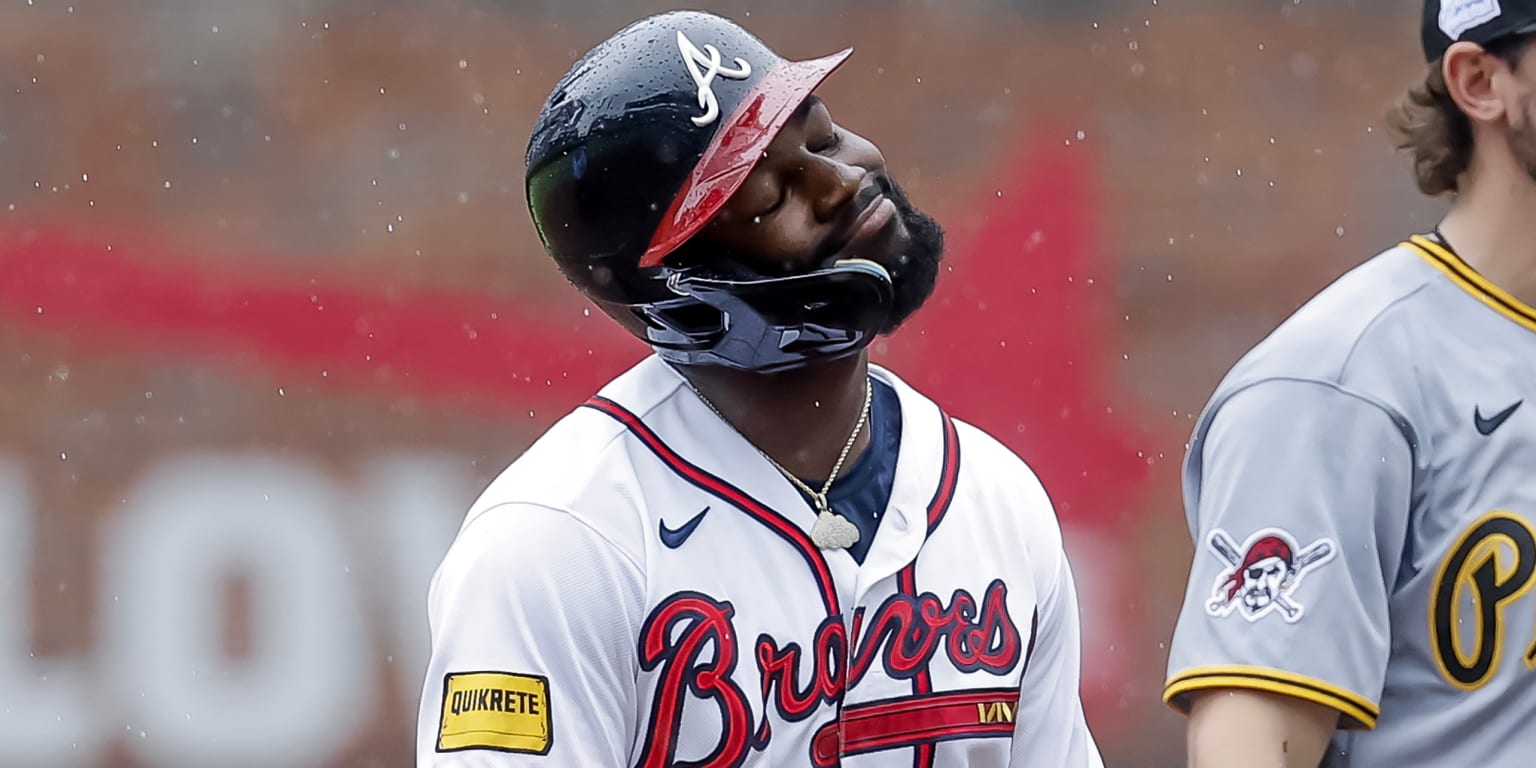 Harris feeds off 'playoff' atmosphere to deliver pinch-hit 2B in Braves' sweep