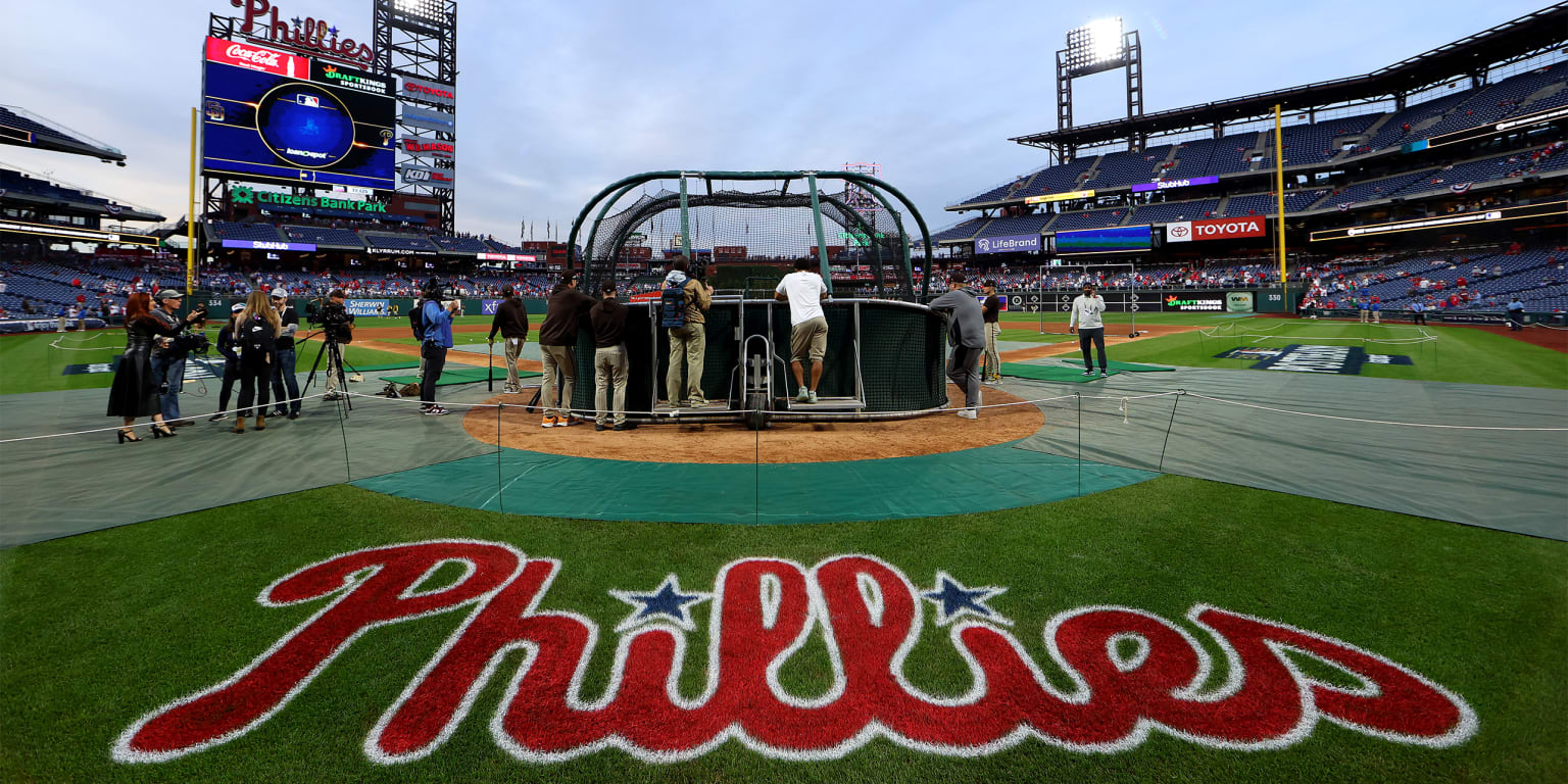 Phillies expand ownership group