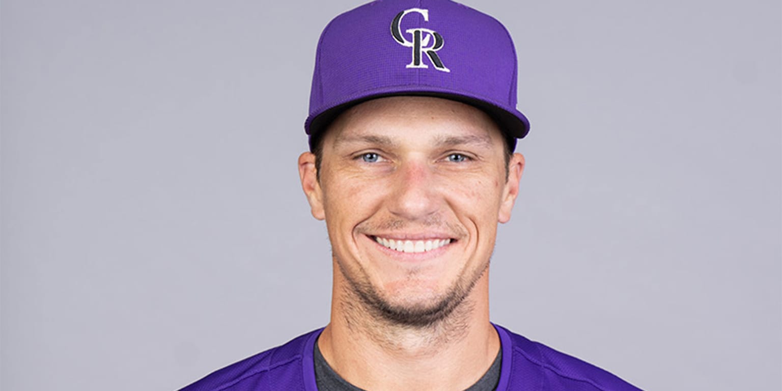 Dustin Garneau named Rockies bullpen coach