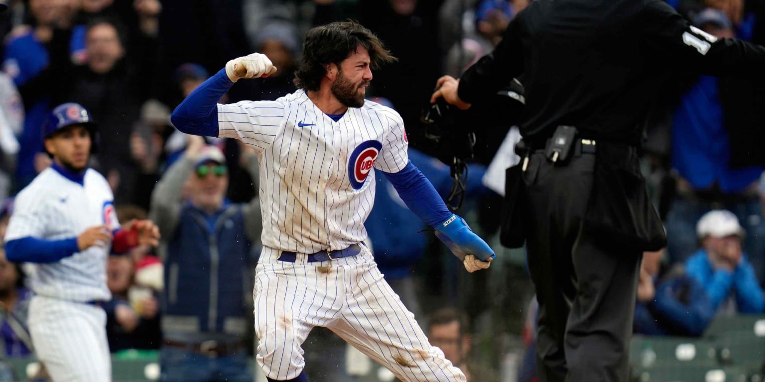 Dansby Swanson shines in his Cubs debut