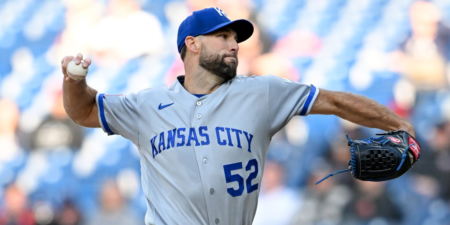 Wacha returns with 7 strong frames as Royals deliver on defense