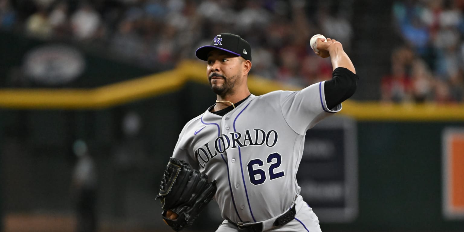 Quintana exits start with left elbow discomfort in second inning