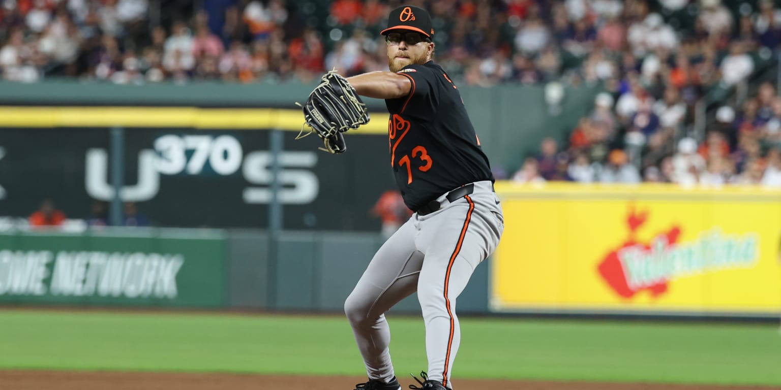 Sanders' bases-loaded escape in O's debut makes comeback win possible