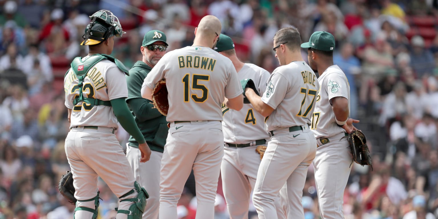 Oakland Athletics: Should the A's Re-Sign Tony Kemp this Off-Season?