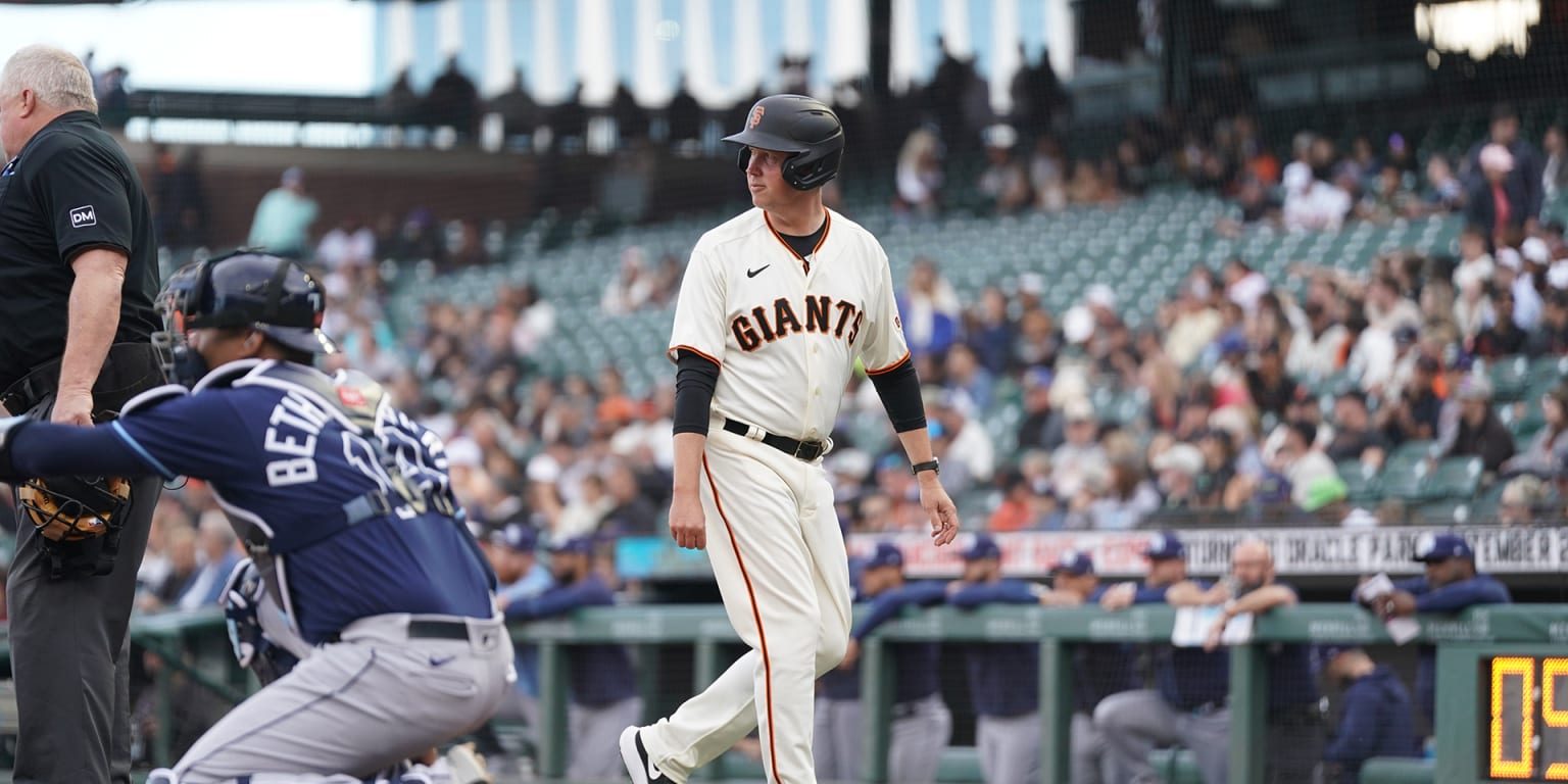 Giants broadcaster takes over as bat boy after fantasy football loss