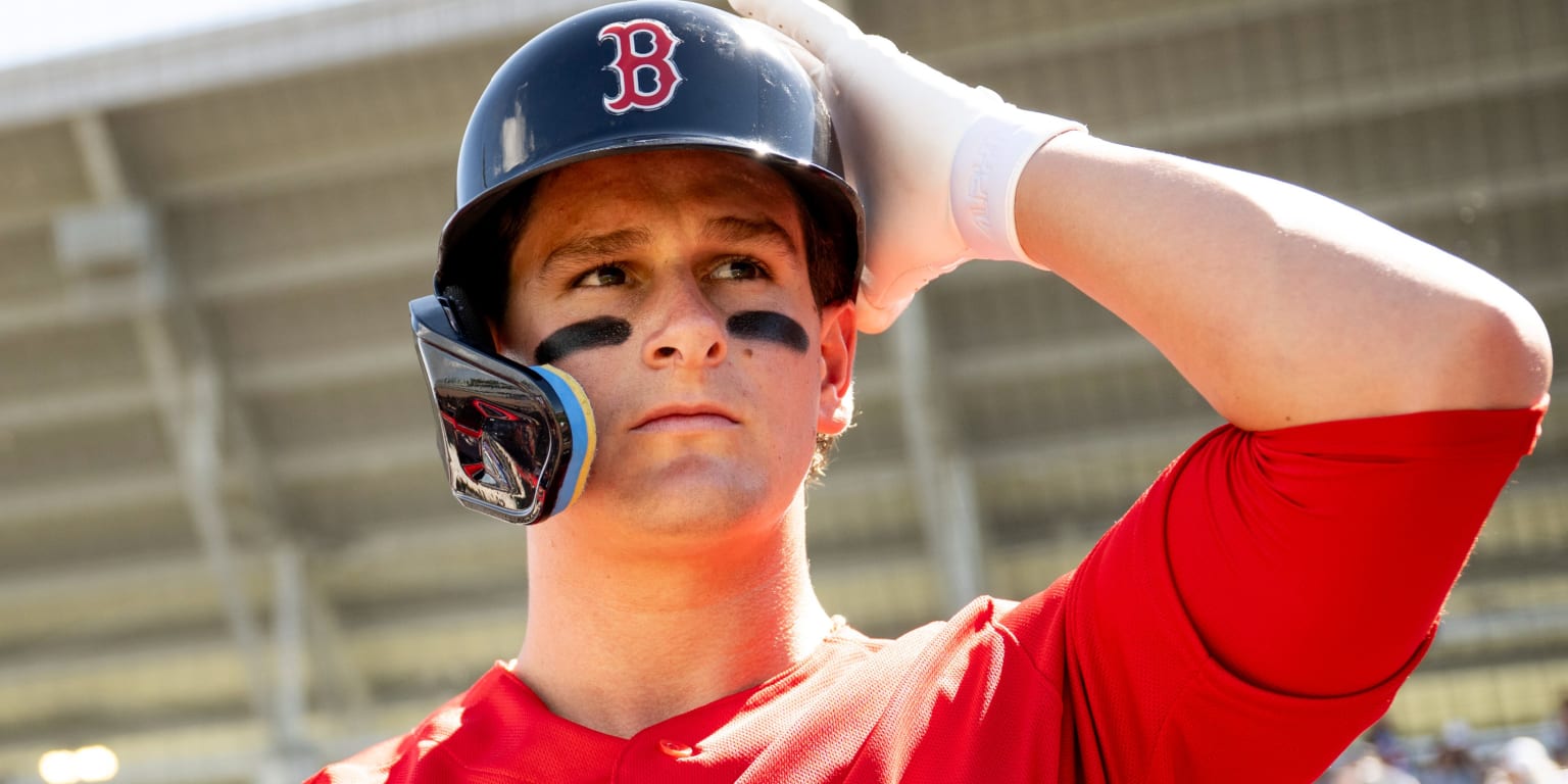 Mic'd up Roman Anthony takes you behind the scenes at Red Sox camp