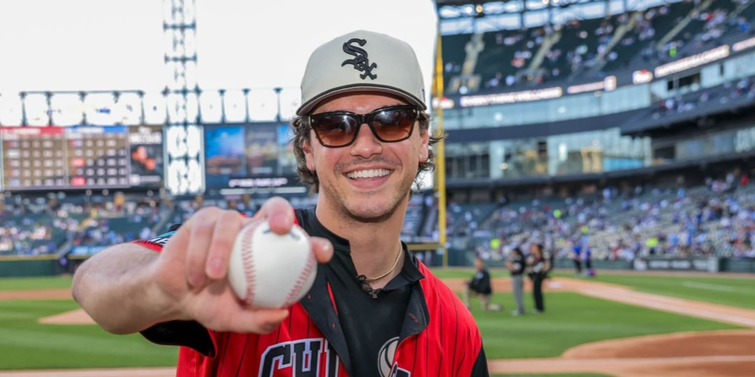 'Your move, home team': Actor Cameli spurns Cubs, throws first pitch for Sox