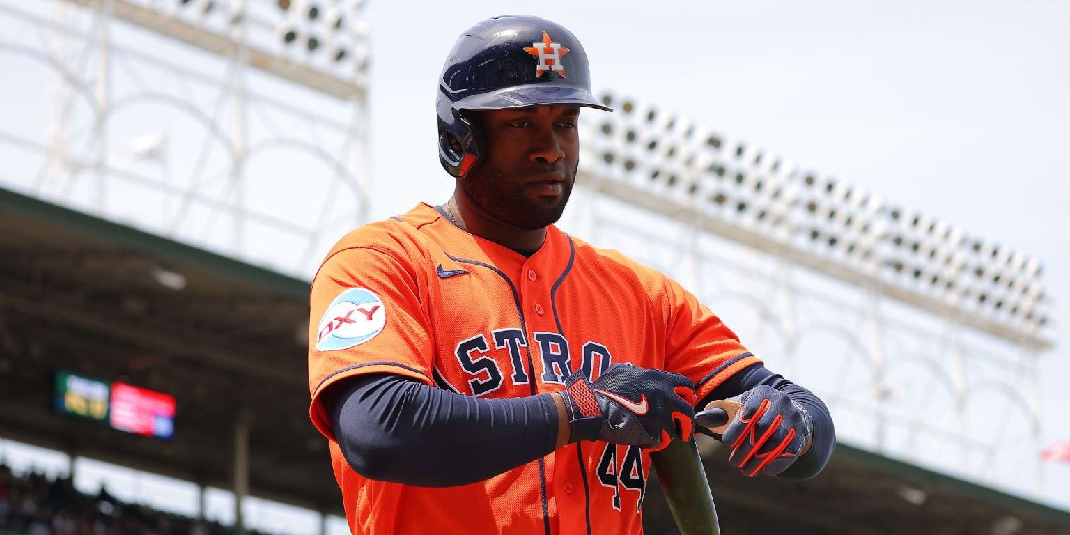 Alvarez exits mid-AB with back spasm in latest blow to injury-riddled Astros