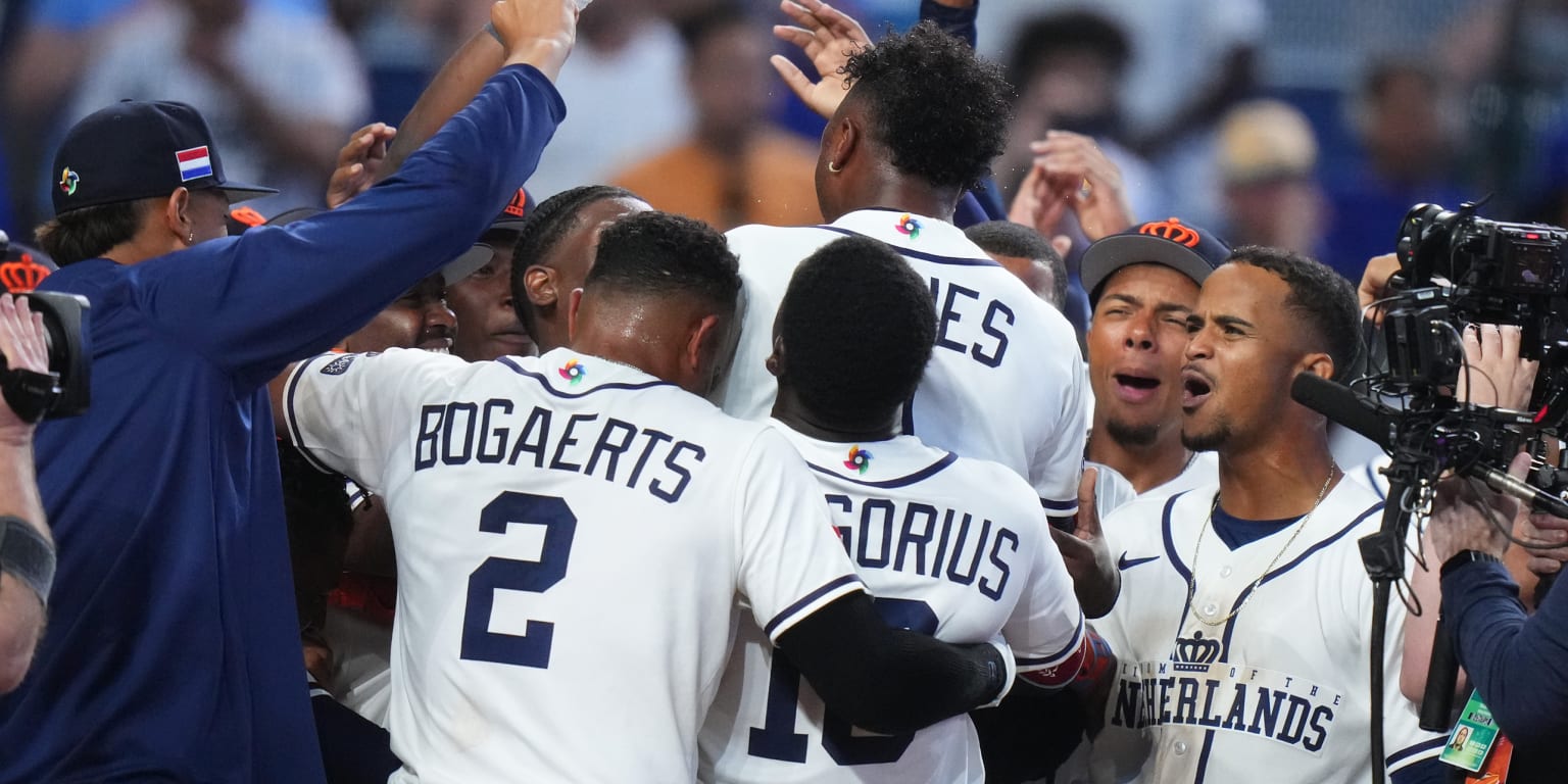 1st walk-off HR in Classic history! Netherlands stuns Nicaragua on Albies blast