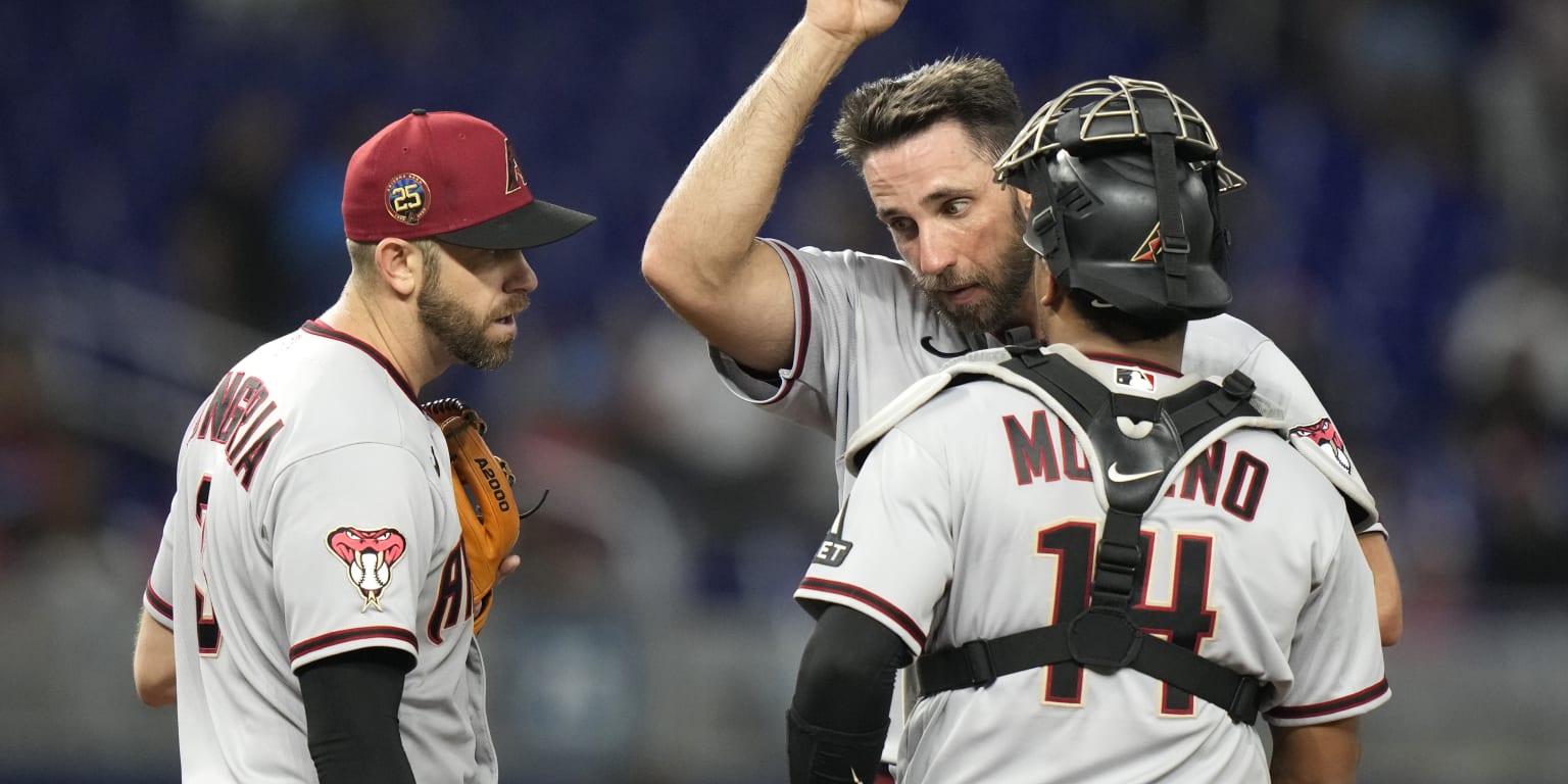 Madison Bumgarner ejected for Diamondbacks after 1 inning vs. Marlins