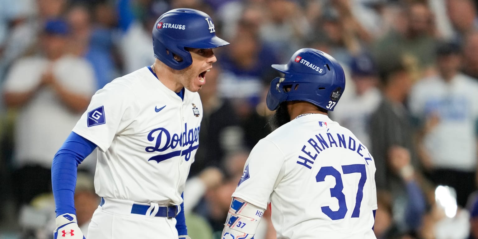 B2B HRs from Teoscar, Freddie propel Dodgers to 2-0 WS lead