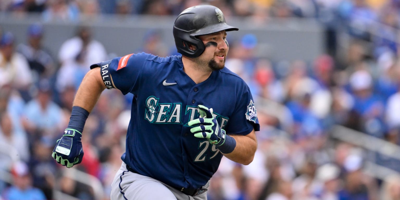 Mariners 'running out of time' in playoff push