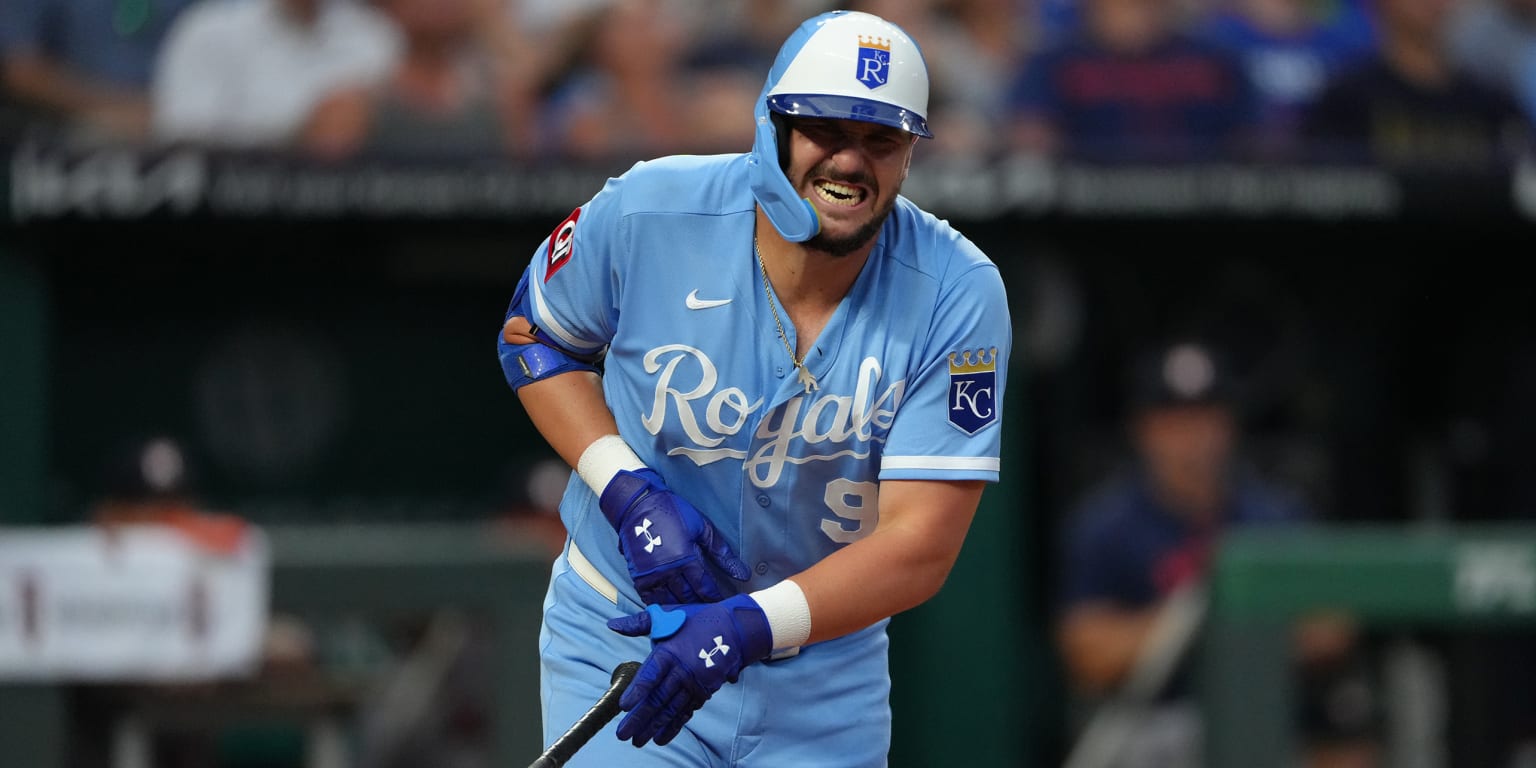 Royals lose Pasquantino (fractured hamate bone) to injured list
