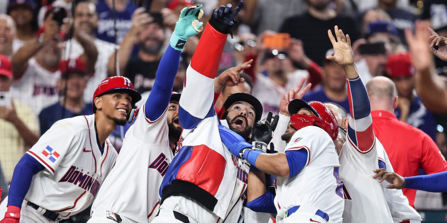 Yankees batterymates reunite with DR as Wells crushes HR for 1st Classic hit