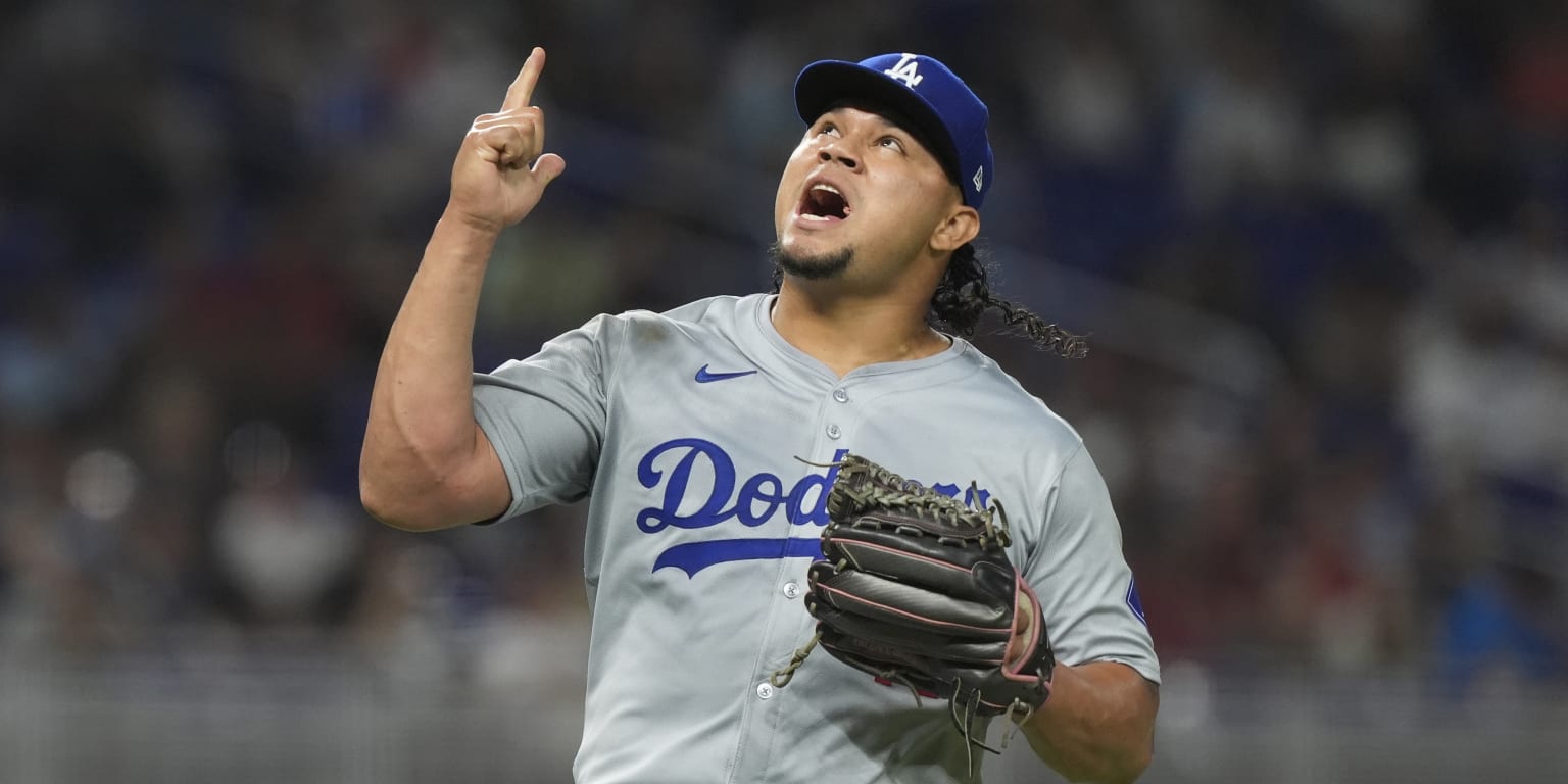 Dodgers, Graterol avoid arbitration with 1-year deal (source)