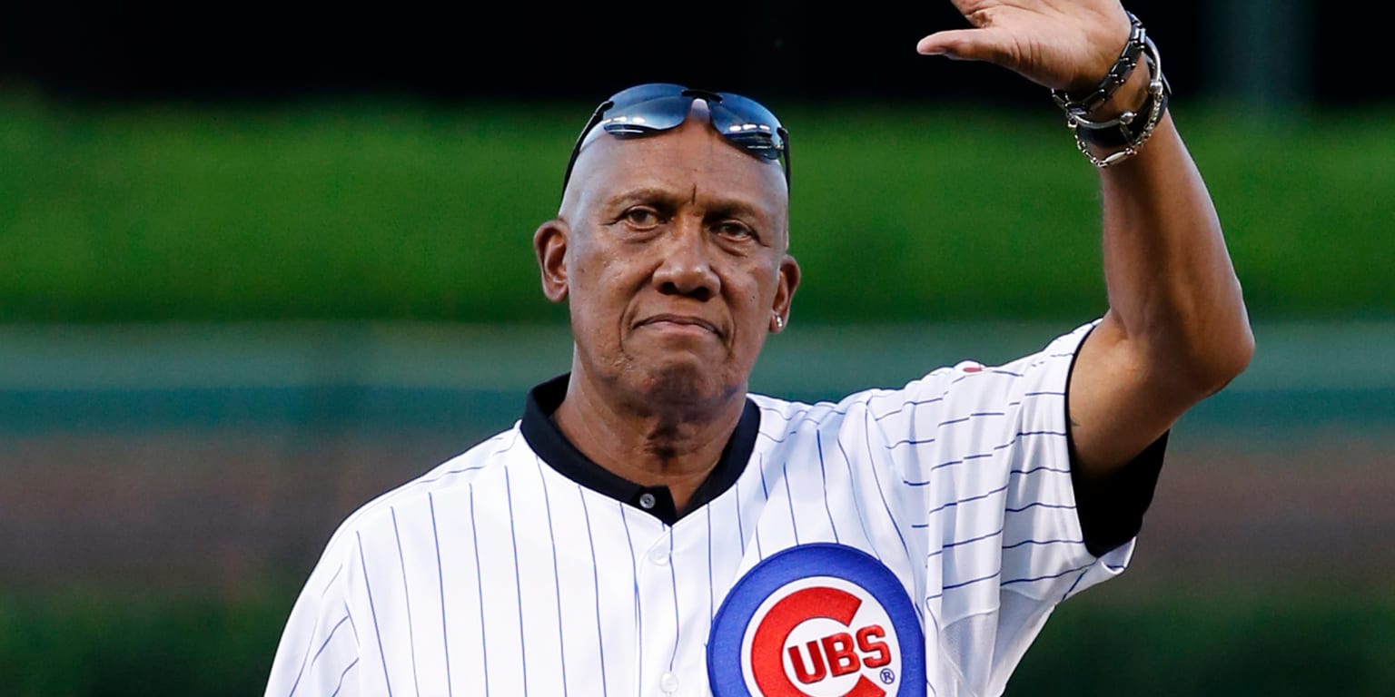 Cubs great Fergie Jenkins throws Field of Dreams game's first pitch