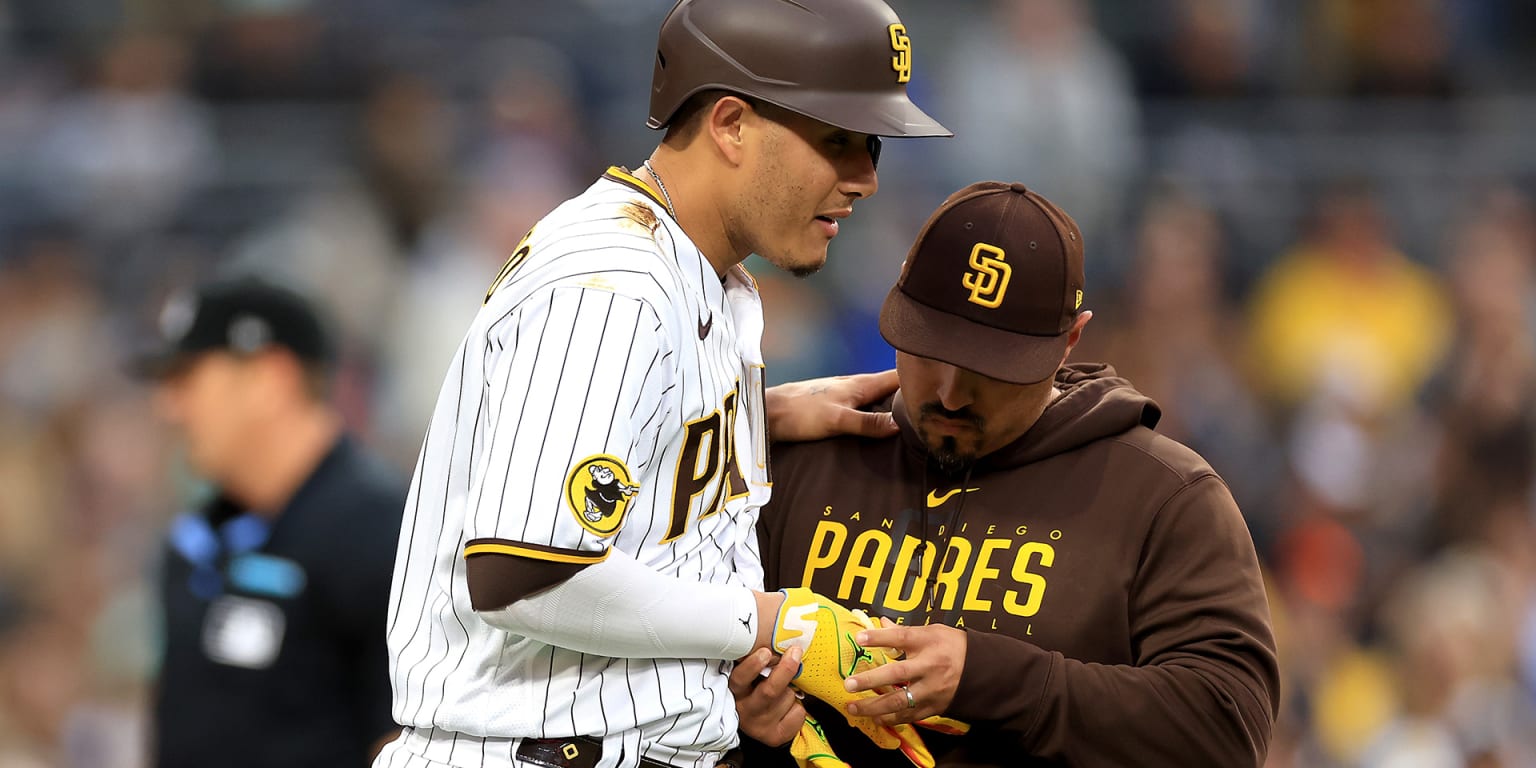 Padres place struggling Manny Machado on IL due to fractured hand