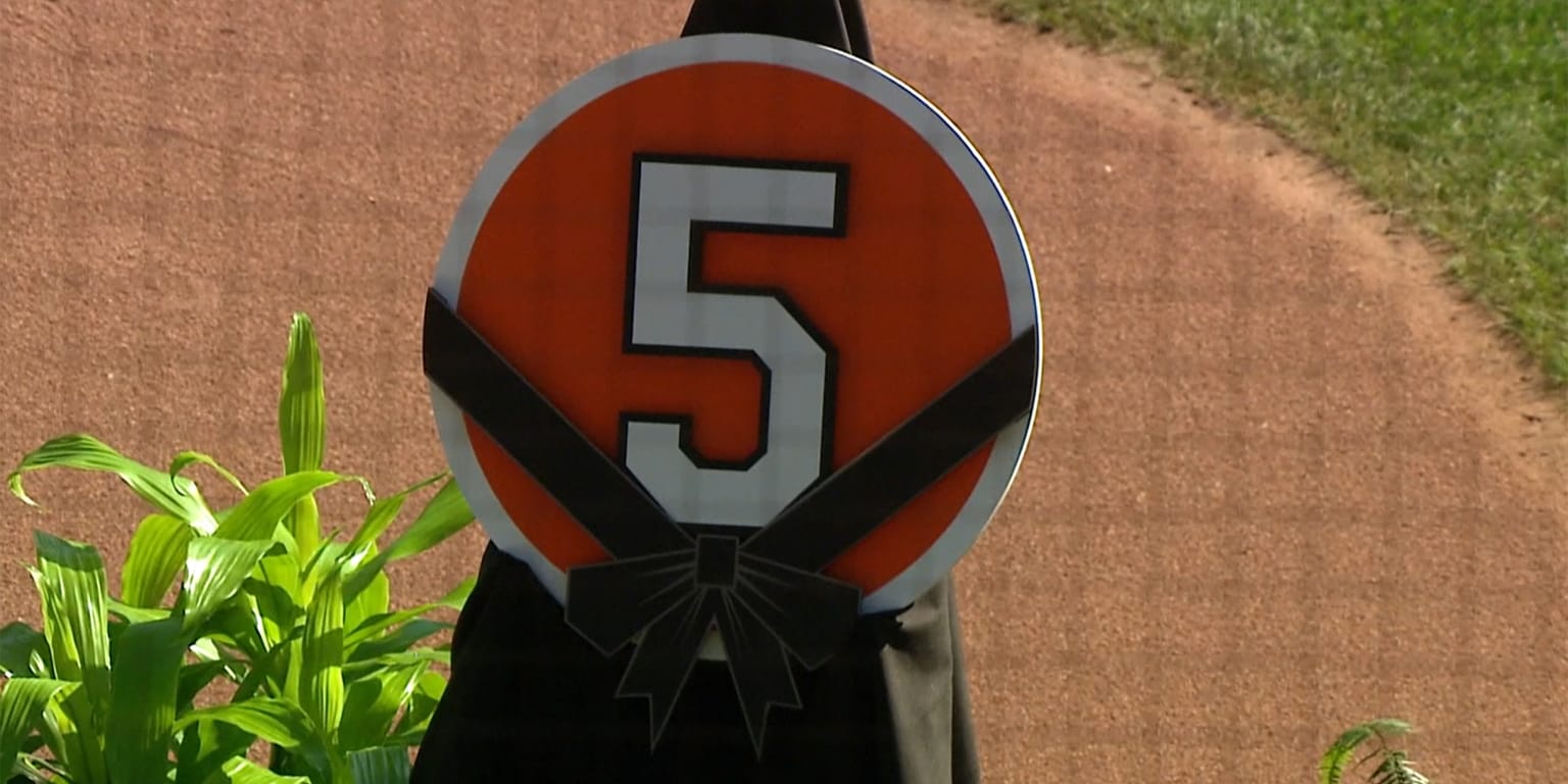 Remembering Brooks Robinson: Eddie Murray speaking at today's memorial  service.