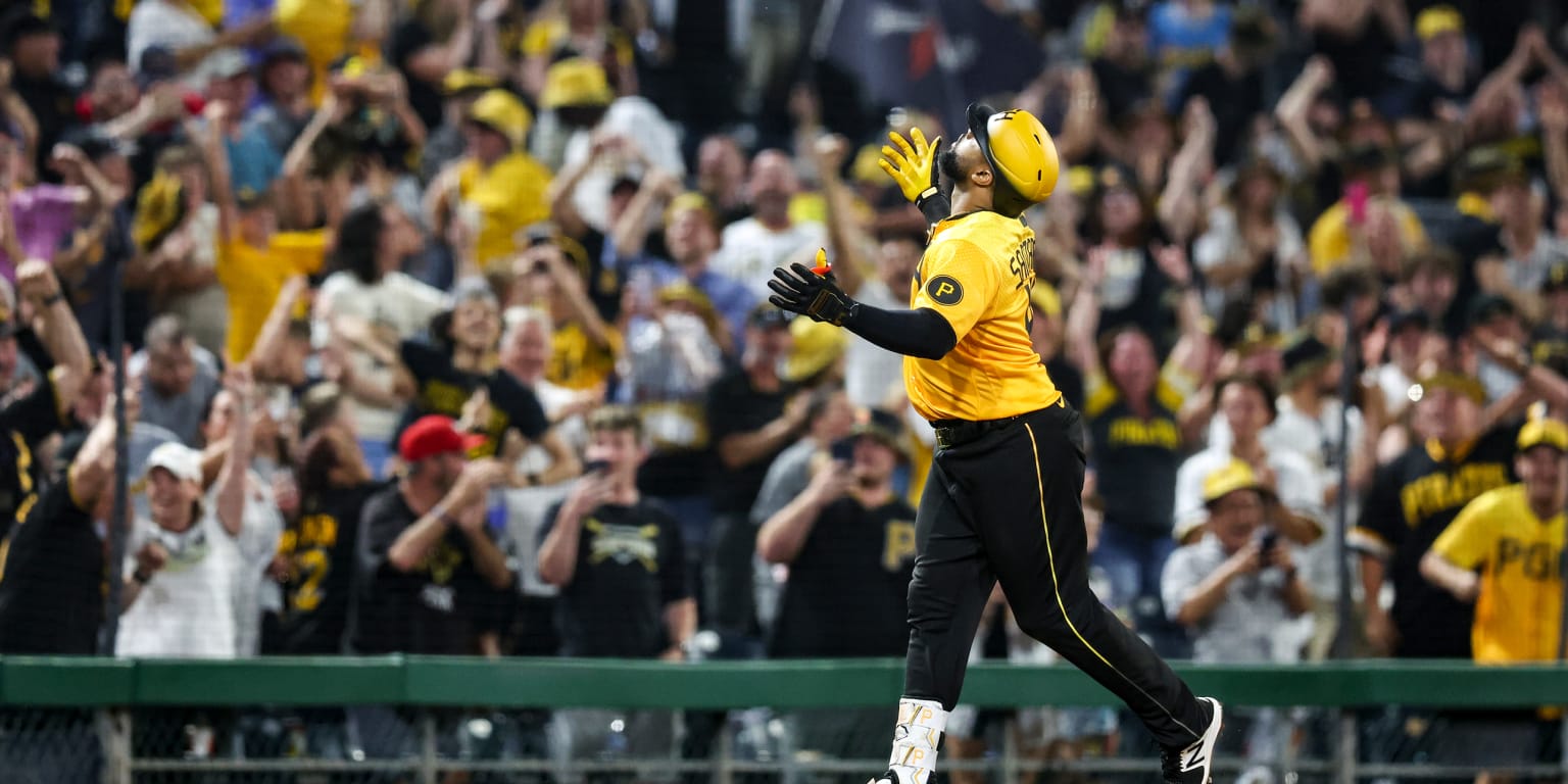 Santana’s walk-off blast lifts Bucs, stuns Crew