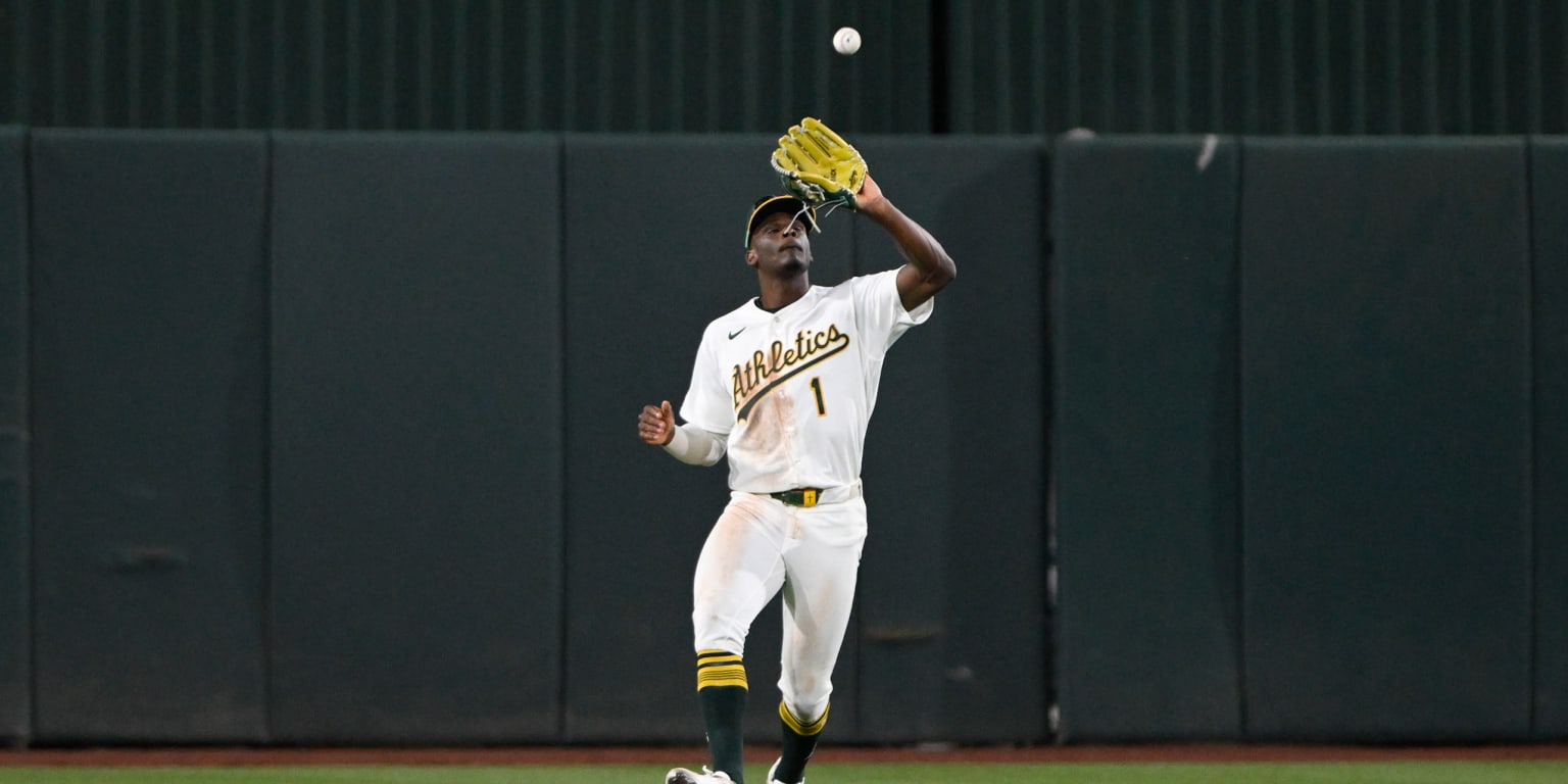 Denzel Clarke placed on injured list with bone bruise in foot