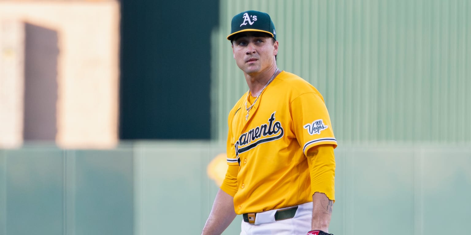 Ginn (finger blister) placed on 15-day IL; RHP Barnett recalled