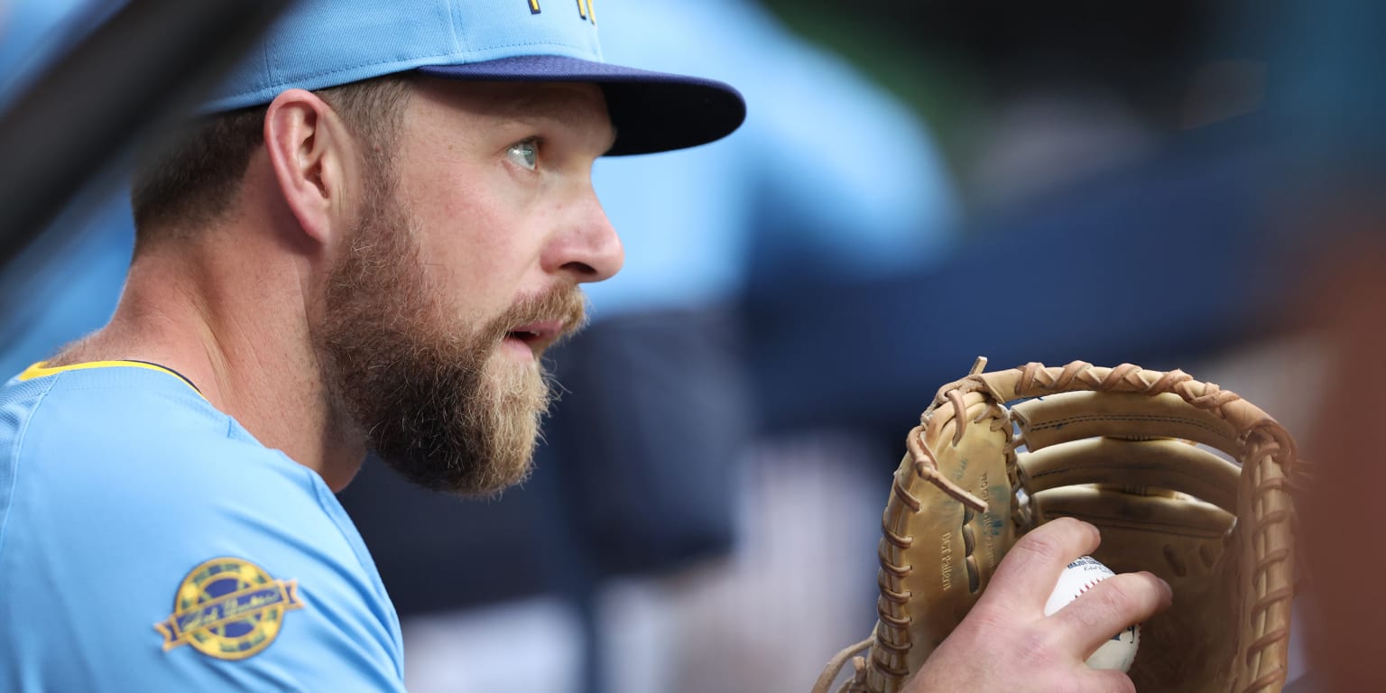 Hoskins, Guardians agree to Minors deal (source)