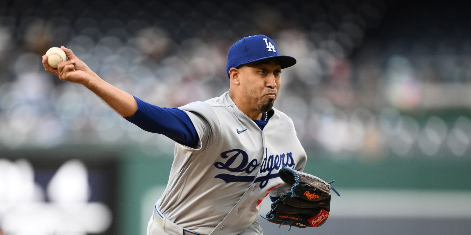 Díaz activated from injured list; Barnes designated for assignment
