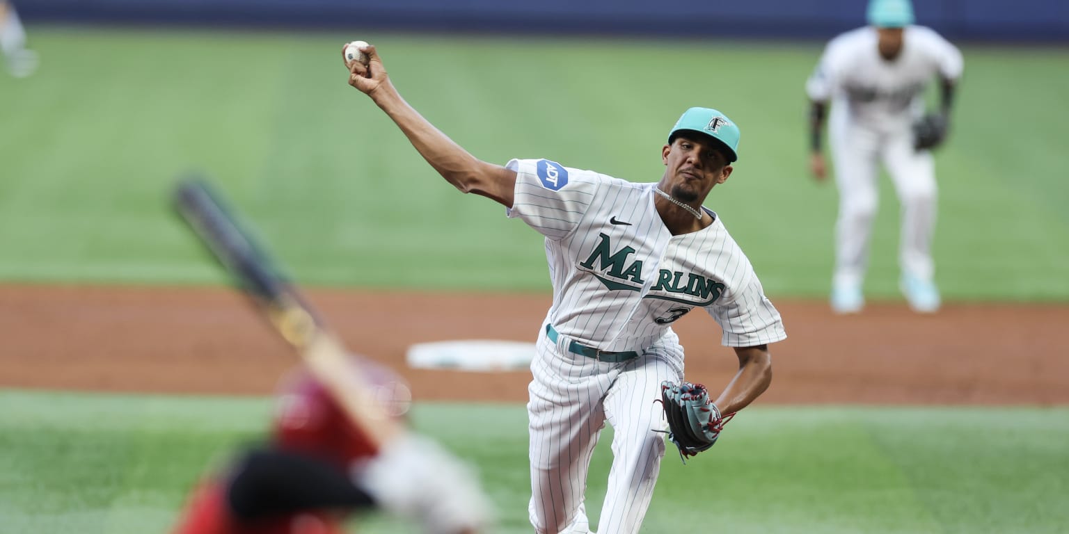 Eury Pérez's debut has big impact on family and friends