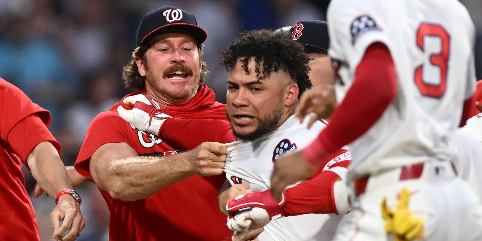 Benches clear at Fenway as things get heated after Willson Contreras strikes out