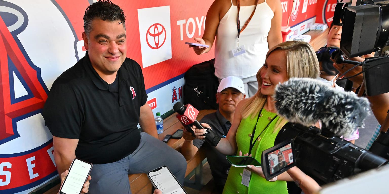 Complete coverage: Angels owner Arte Moreno exploring the option
