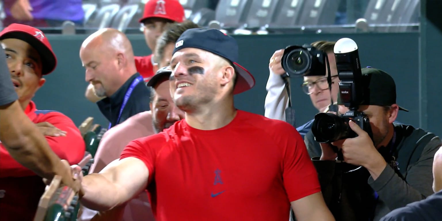 Mike Trout’s 400th Home Run Shatters Records and Delivers Heartwarming Fan Moment