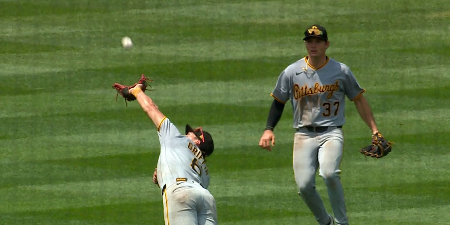 Not one, but TWO diving grabs for Griffin -- and the go-ahead hit!