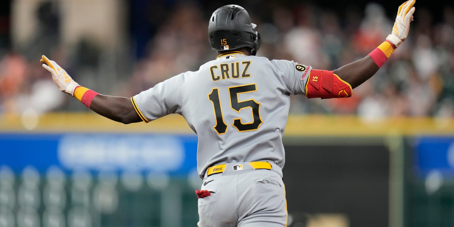 Cruz delivers big blow as Pirates rally for 4th straight win