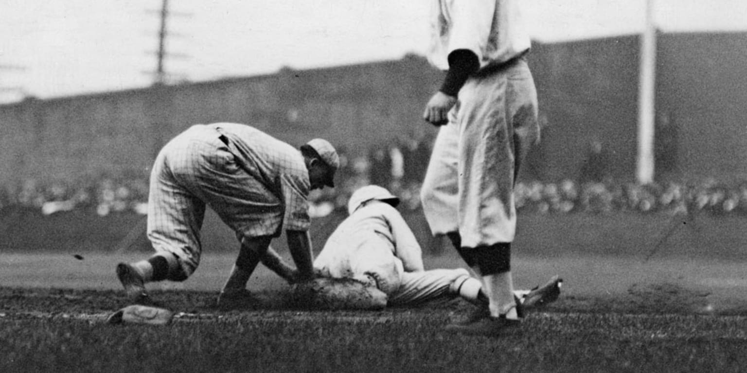 What happened in that historic 1916 Pirates-Giants tie game? 