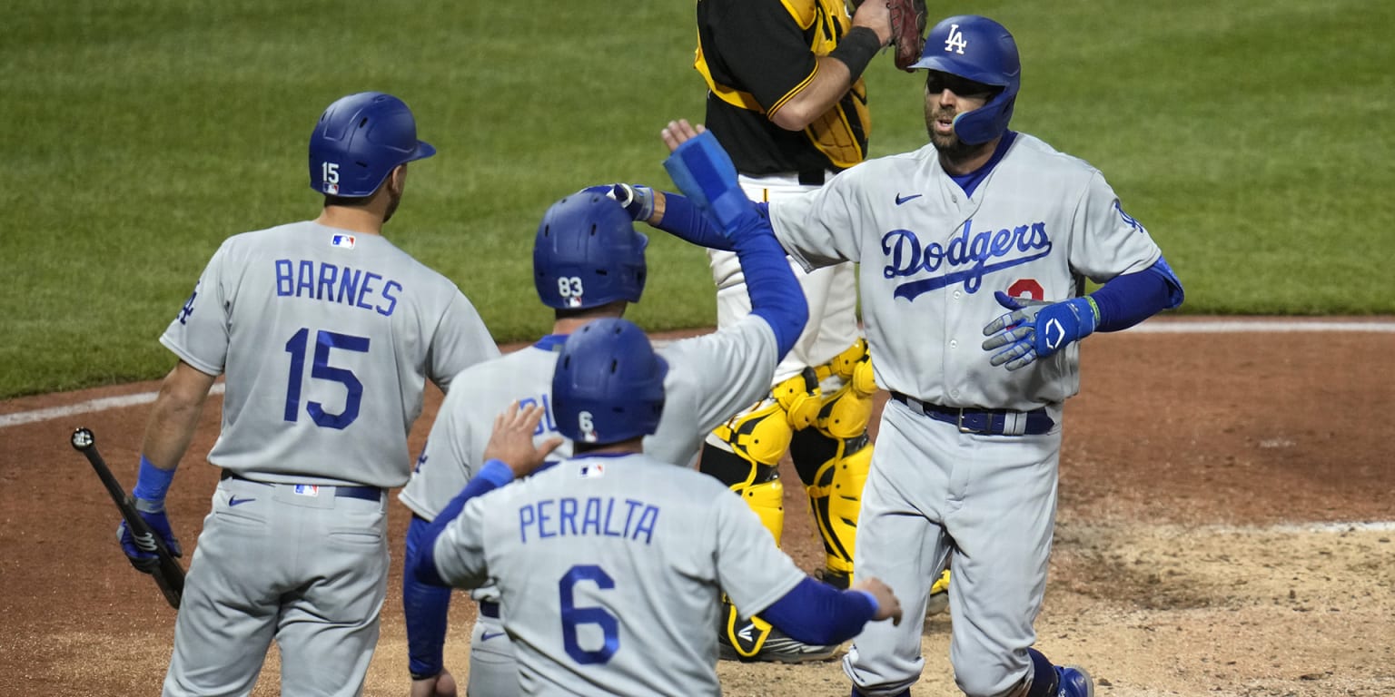 Austin Barnes' first homer of the season lifts Dodgers to sweep of