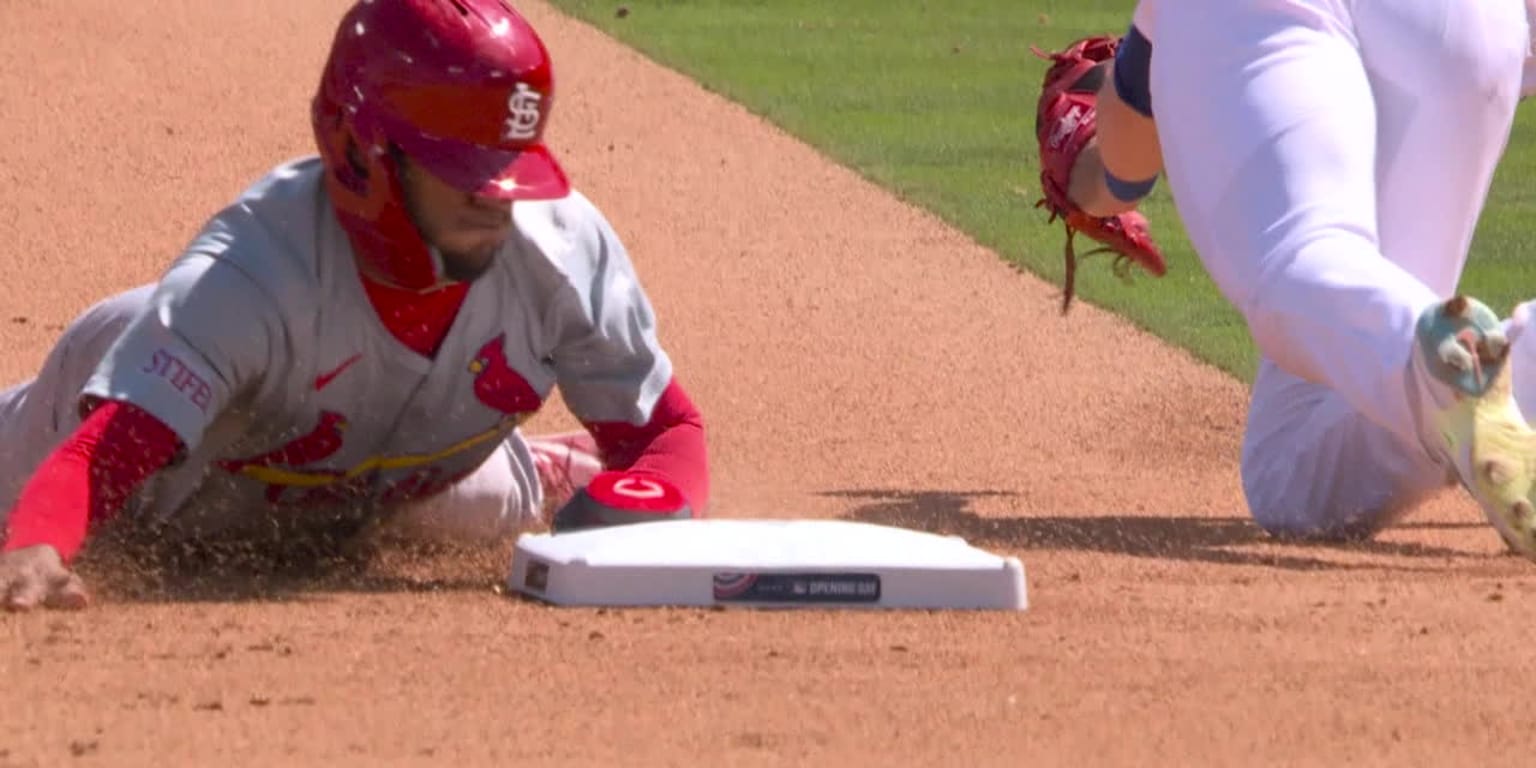 Victor Scott II gets gift celebrating first MLB stolen base